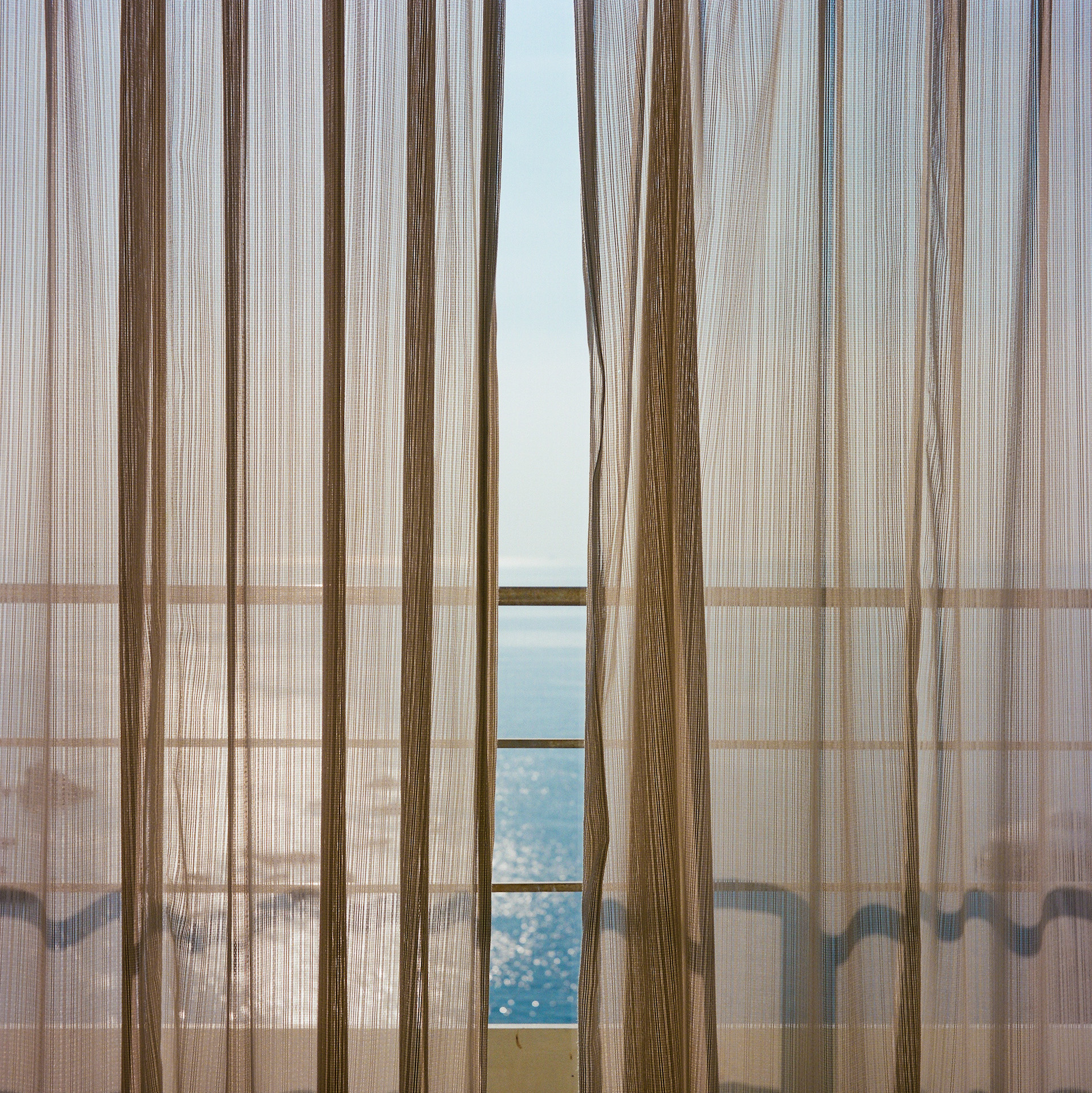seaside curtain - 白良浜のホテルで