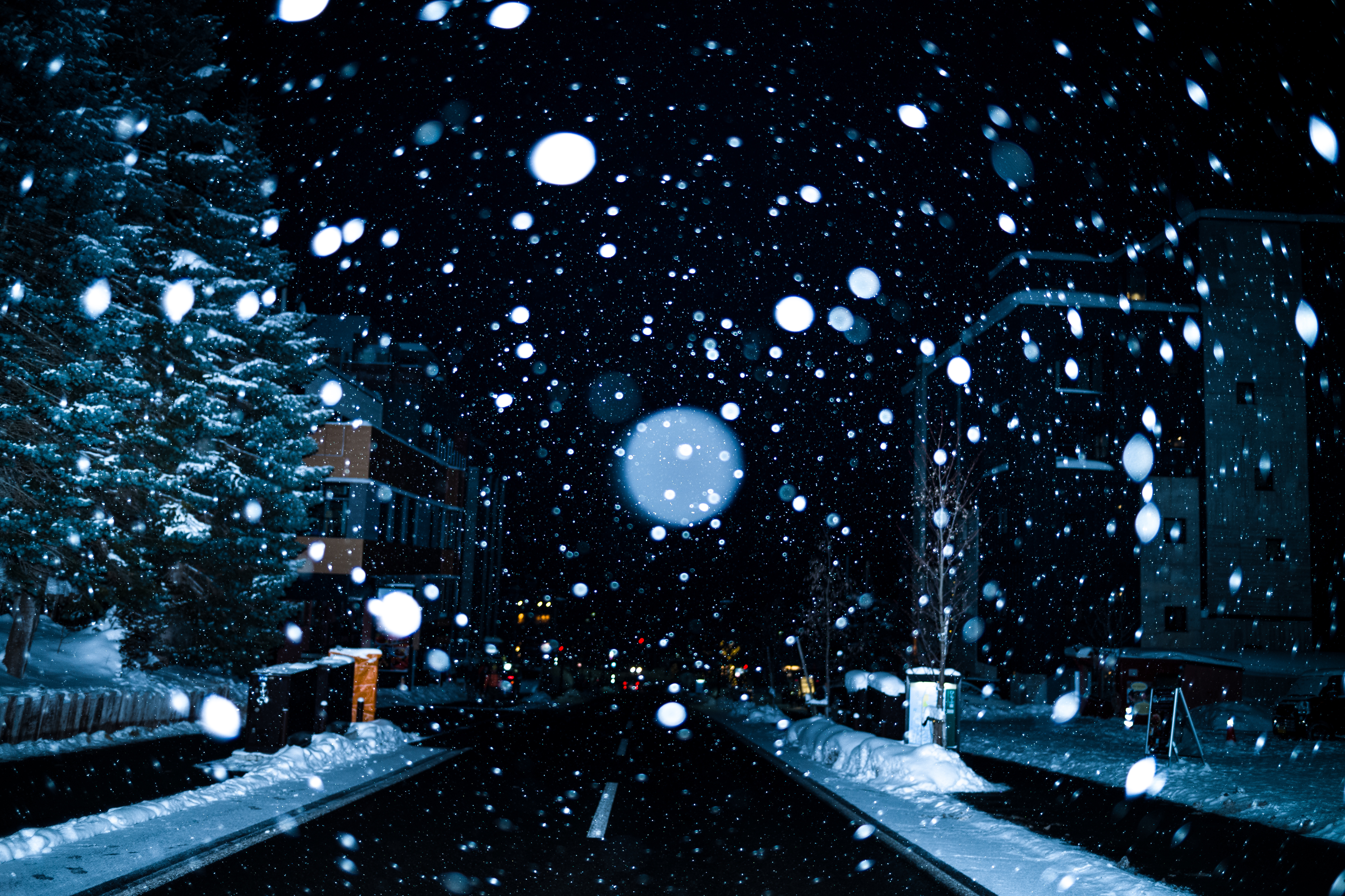 snow snow snow - 降る雪とストロボと