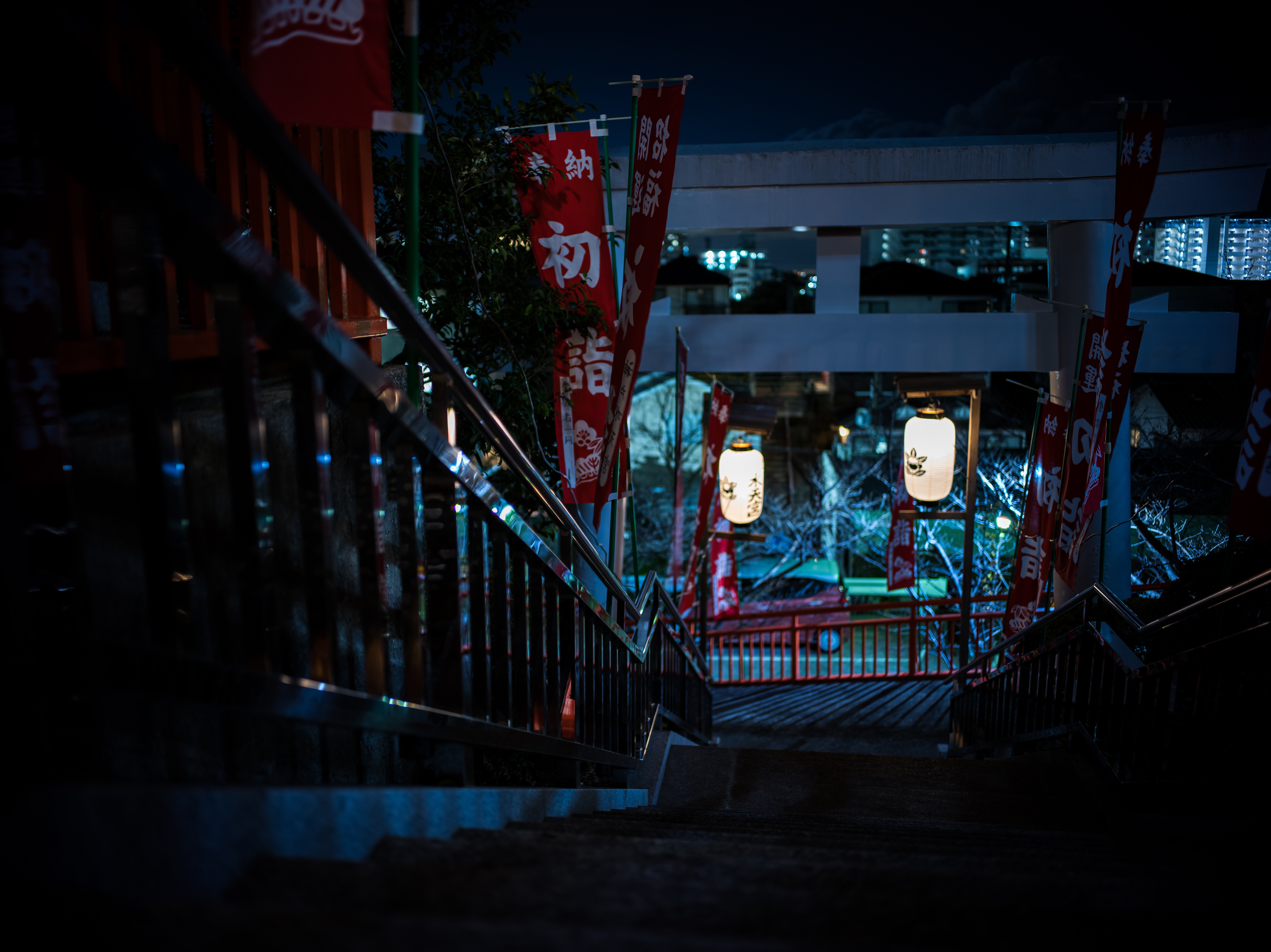 Shrine on the hill - ある神戸の丘の上にある神社