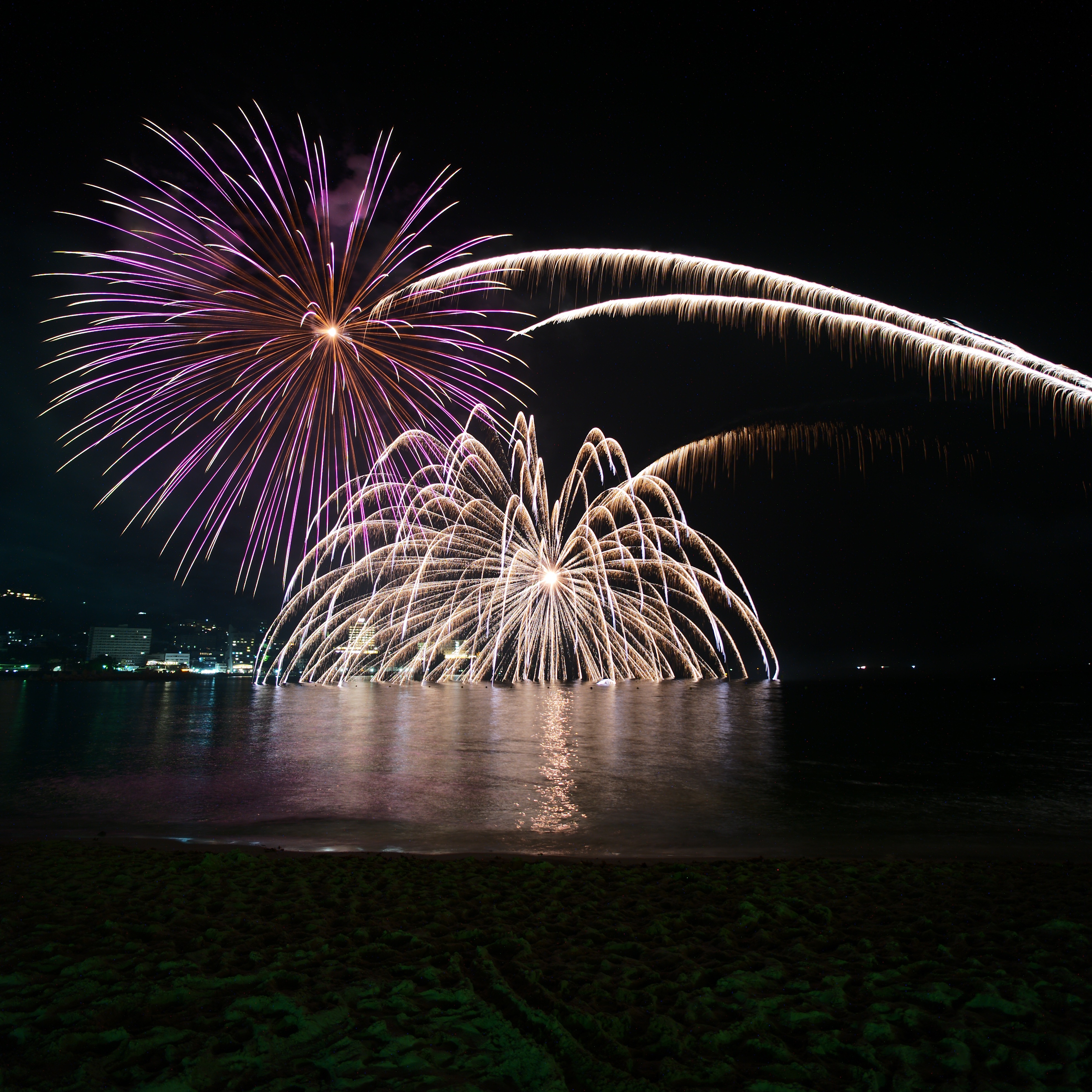 Fireworks - 白良浜での花火をレンジファインダーで